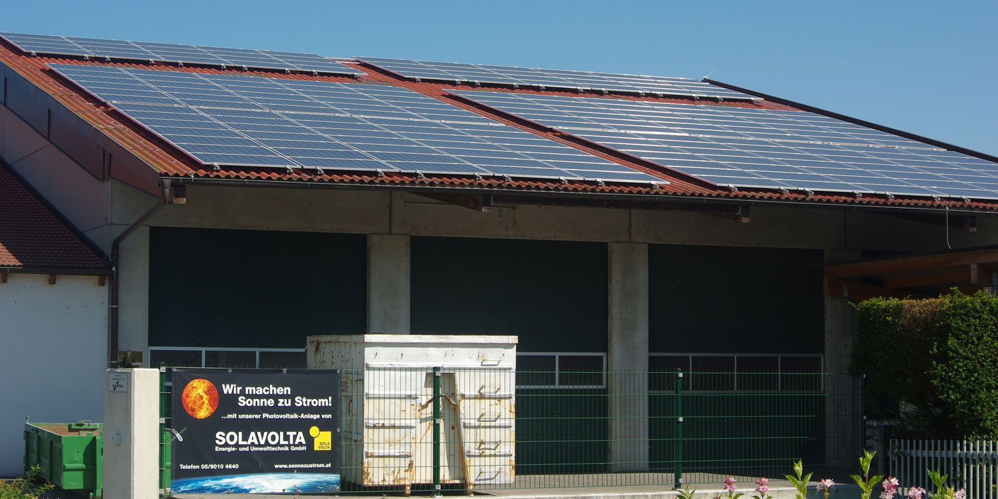 Die Photovoltaikanlage des Abfallzentrums versorgt die Öffentlichkeit in Hausleiten mit grüner Energie.