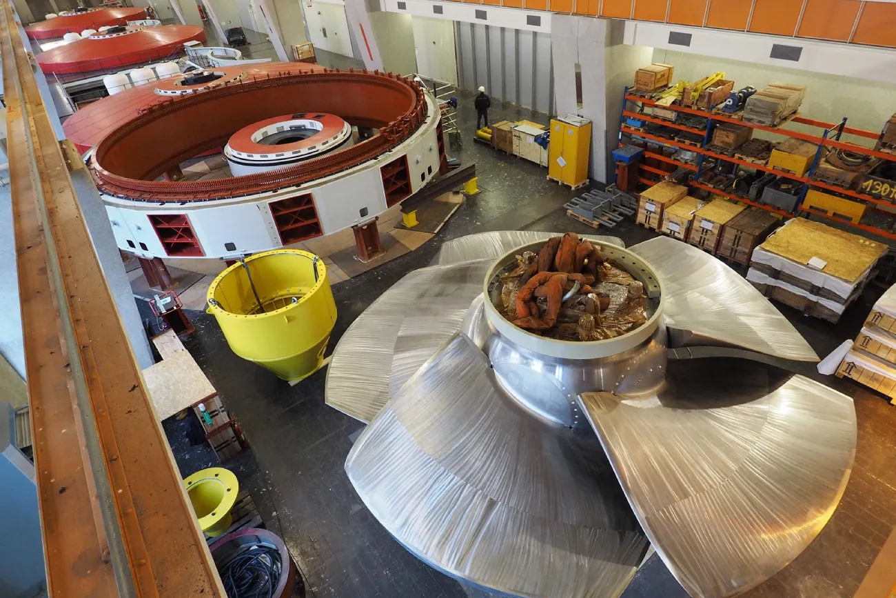 We take a look from above at the revitalization work at the Ybbs-Persenbeug hydropower plant in 2020.